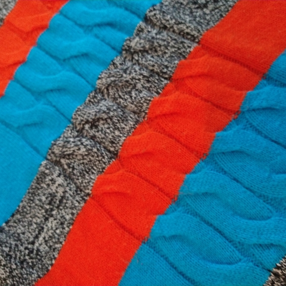 I Heart Ronson | Sweater - Picture 3 of 4